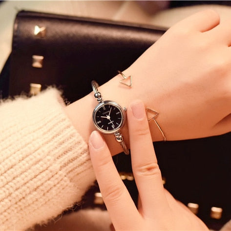 Stainless Steel Retro Ladies Quartz Wristwatches